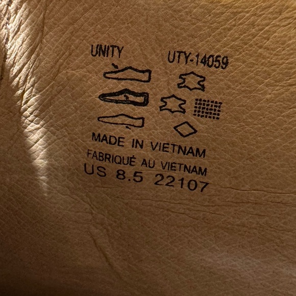 Taos New Unity Boots Chestnut Slip On Burnished Leather Tan SZ 8.5 - Picture 8 of 11